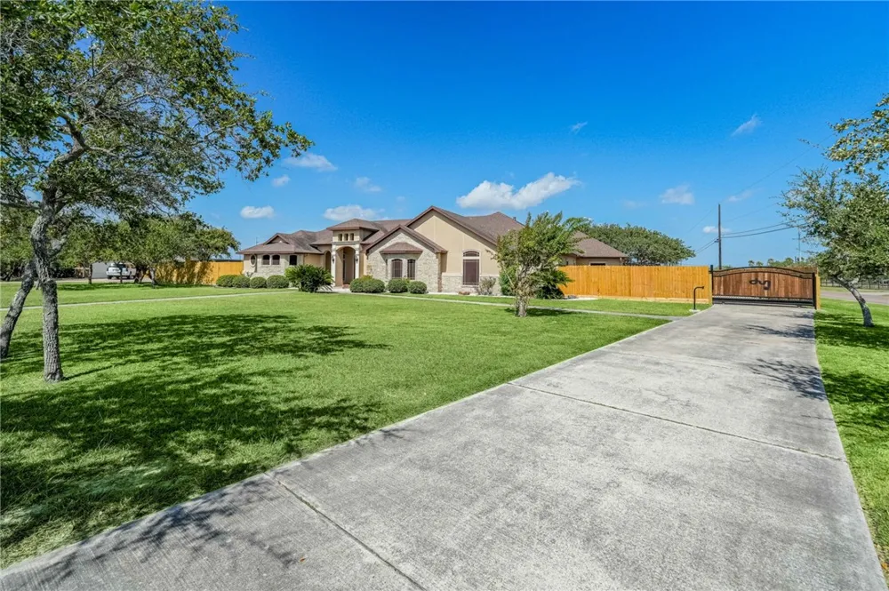 1502 Westridge Boulevard Corpus Christi, TX 78418