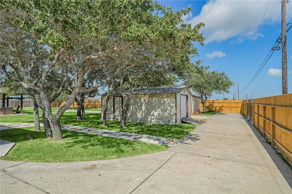 1502 Westridge Boulevard Corpus Christi, TX 78418