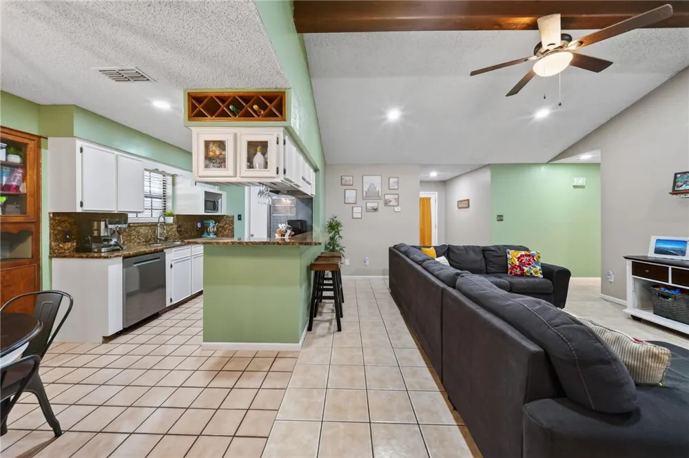 1101 Ontario Drive Corpus Christi, TX 78418