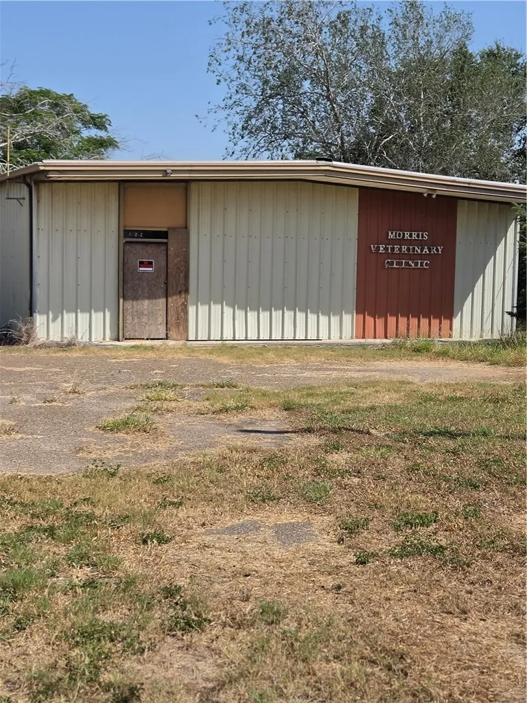 369 Edith Drive Alice, TX 78332