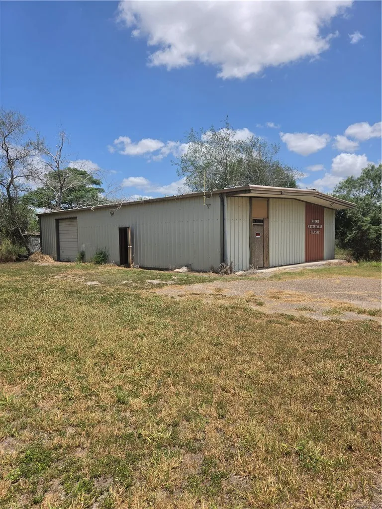 369 Edith Drive Alice, TX 78332