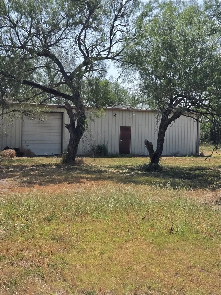369 Edith Drive Alice, TX 78332