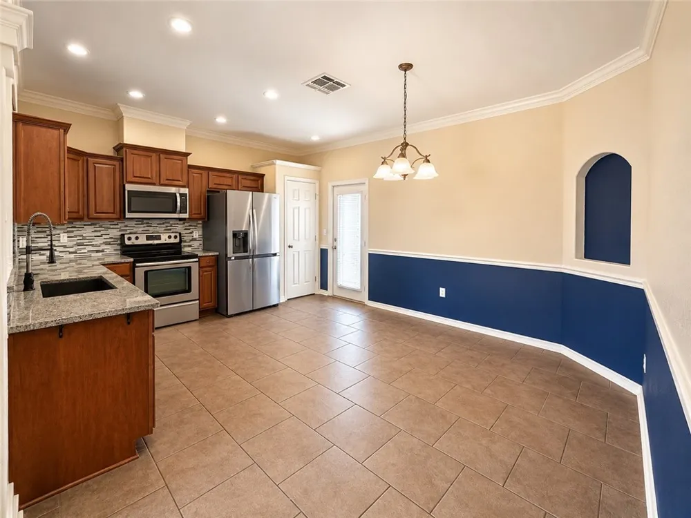 1124 Imperial Street Portland, TX 78374