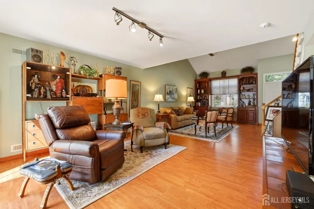 52-B Rutland Lane Monroe, NJ 08831