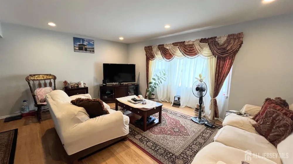 86 Mitchell Avenue Piscataway, NJ 08854