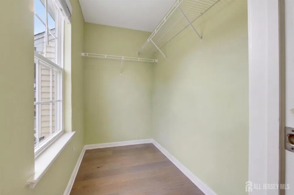 16 Morris Lane Cranbury, NJ 08512