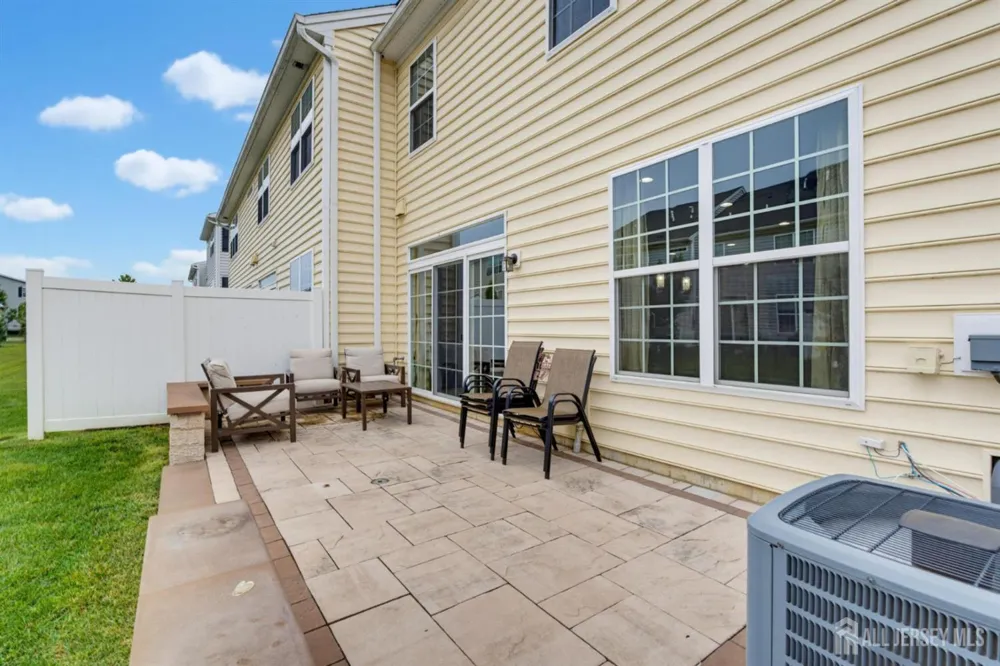 16 Morris Lane Cranbury, NJ 08512