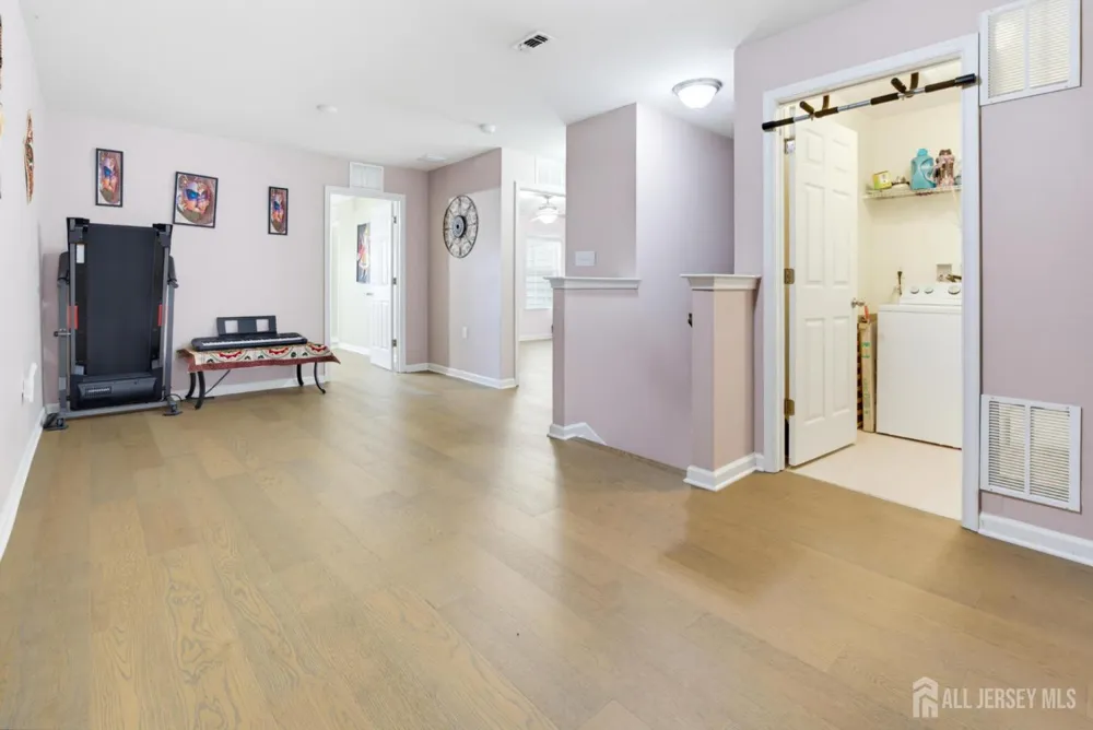 16 Morris Lane Cranbury, NJ 08512