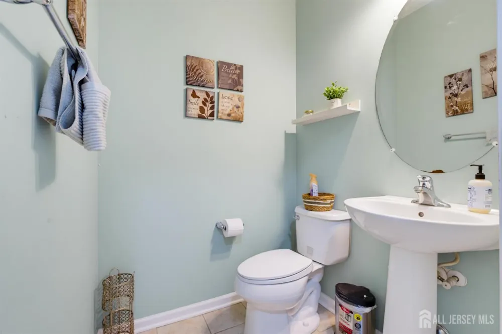 16 Morris Lane Cranbury, NJ 08512