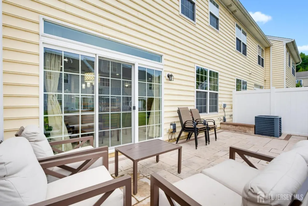 16 Morris Lane Cranbury, NJ 08512