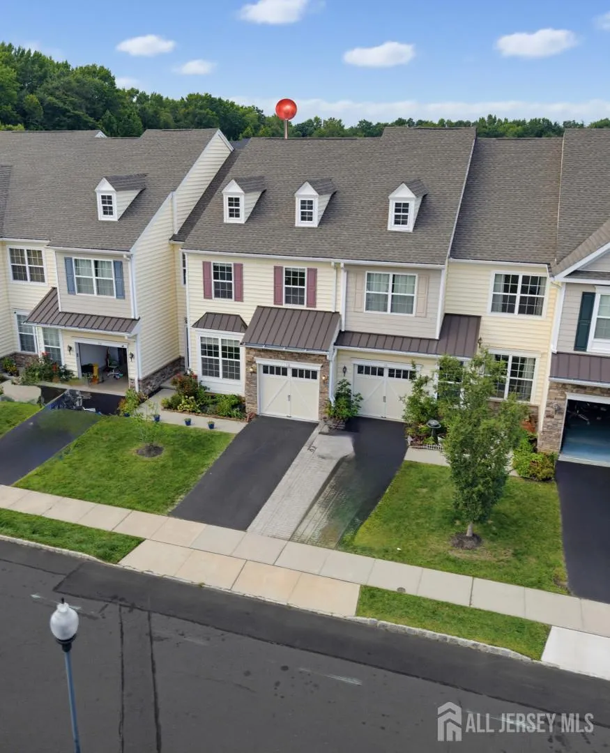 16 Morris Lane Cranbury, NJ 08512