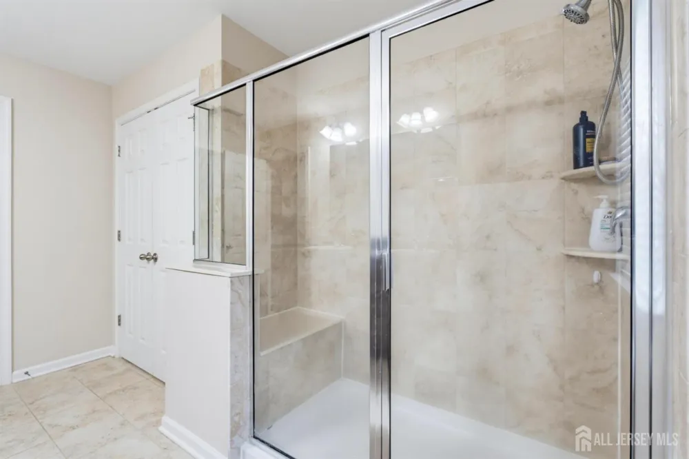16 Morris Lane Cranbury, NJ 08512