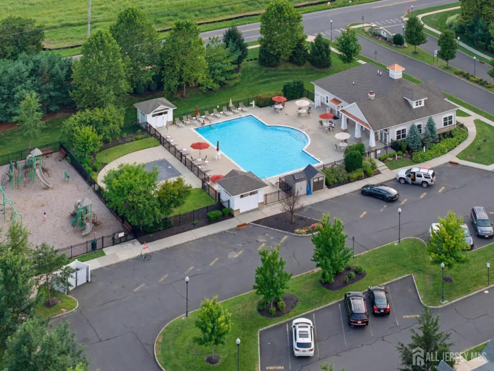 16 Morris Lane Cranbury, NJ 08512