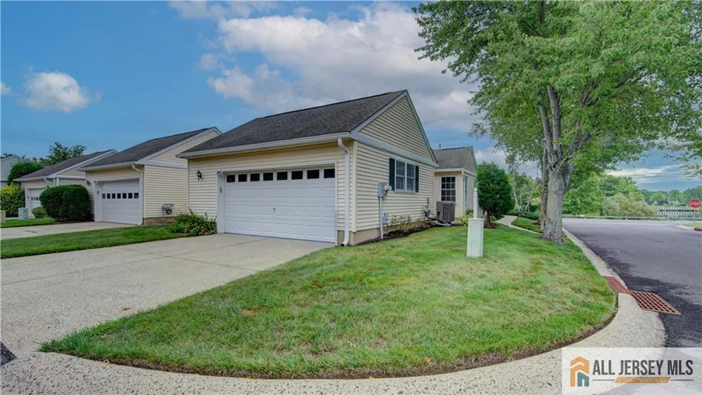 106 Blackbird Drive Monroe, NJ 08831