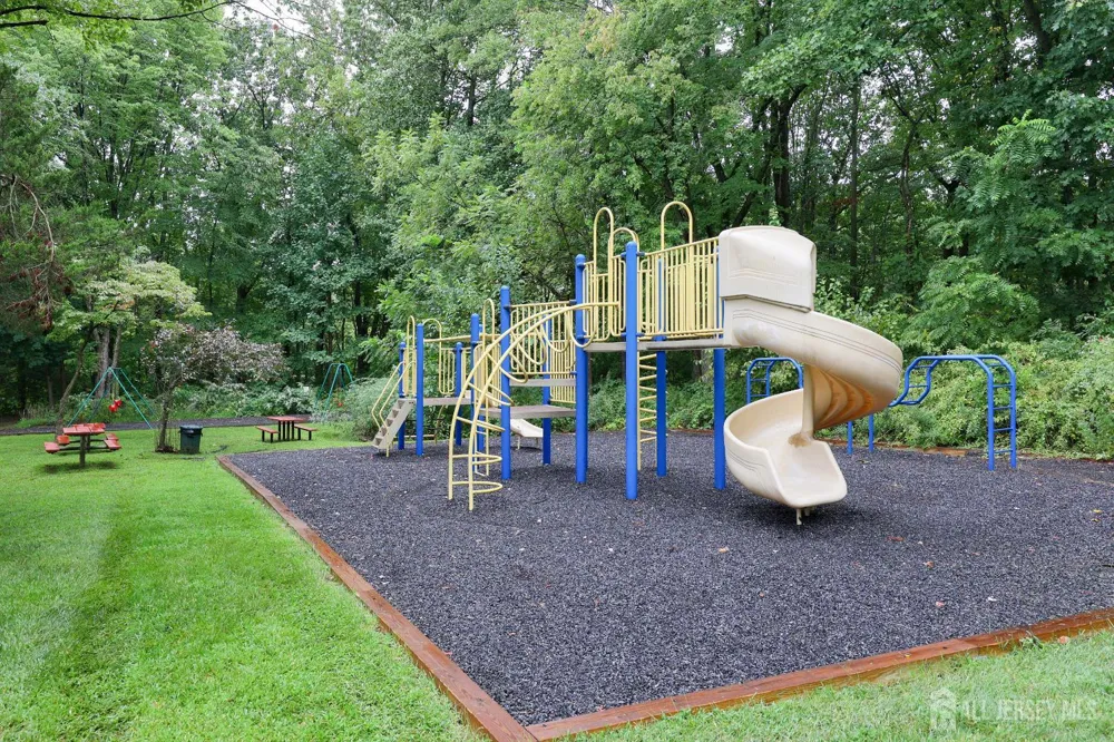 117 Lexington Circle Matawan, NJ 07747