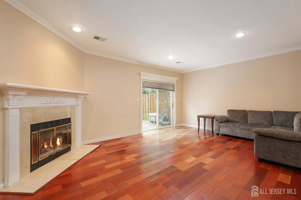117 Lexington Circle Matawan, NJ 07747