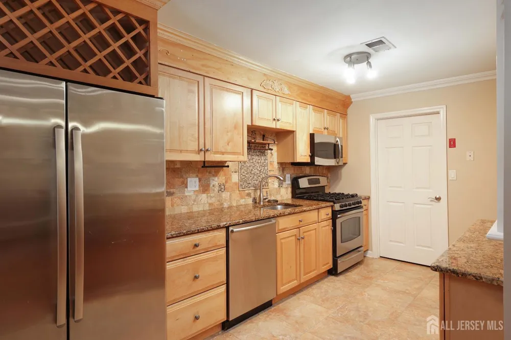 117 Lexington Circle Matawan, NJ 07747