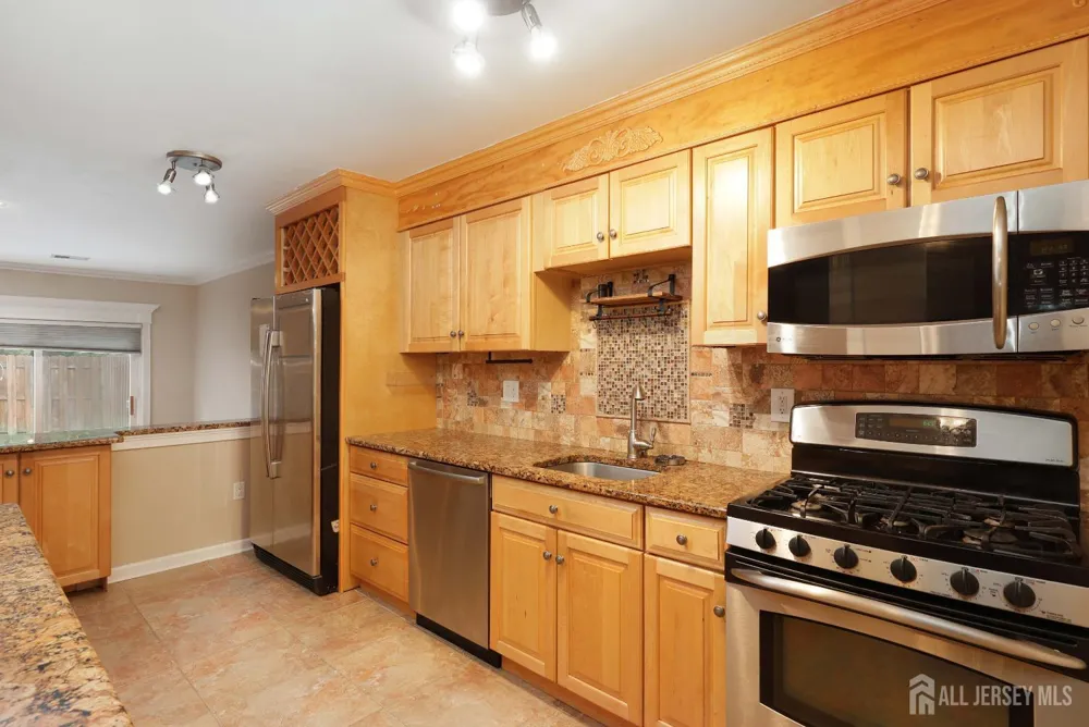 117 Lexington Circle Matawan, NJ 07747