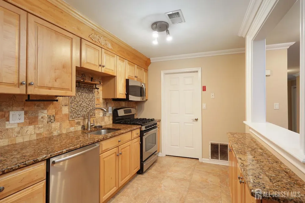 117 Lexington Circle Matawan, NJ 07747