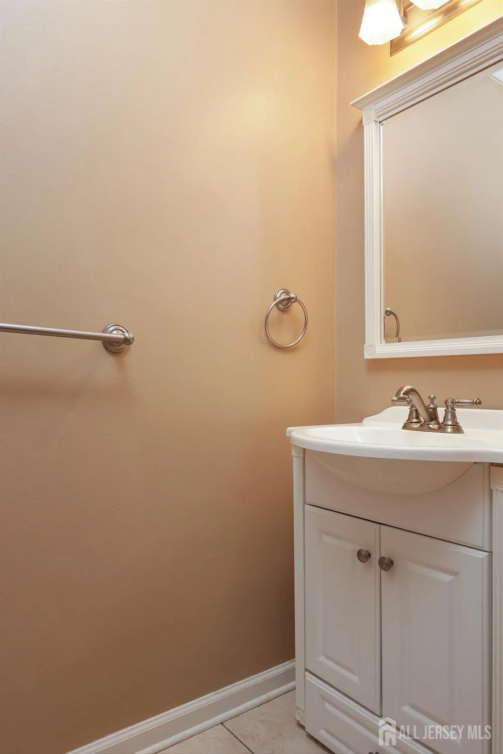 117 Lexington Circle Matawan, NJ 07747