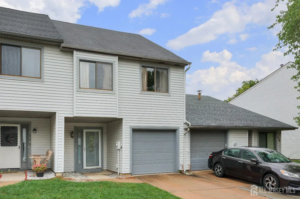 117 Lexington Circle Matawan, NJ 07747
