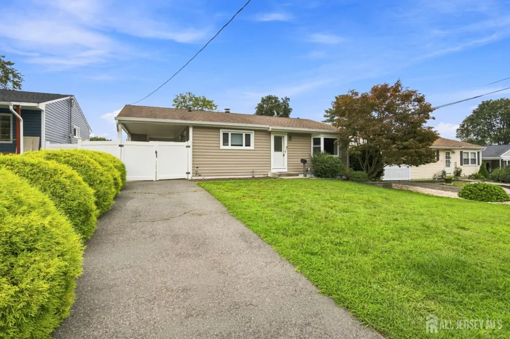 114 Kendall Drive Sayreville, NJ 08859