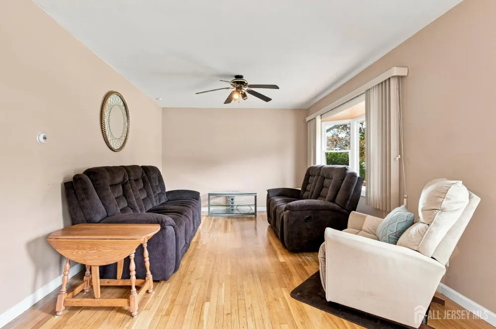 114 Kendall Drive Sayreville, NJ 08859