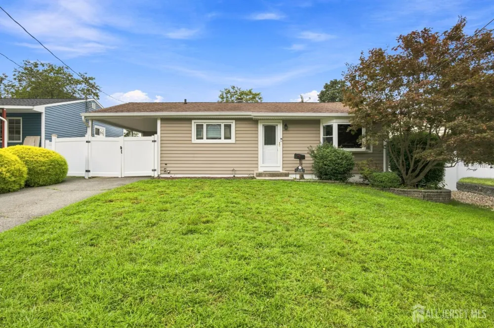 114 Kendall Drive Sayreville, NJ 08859