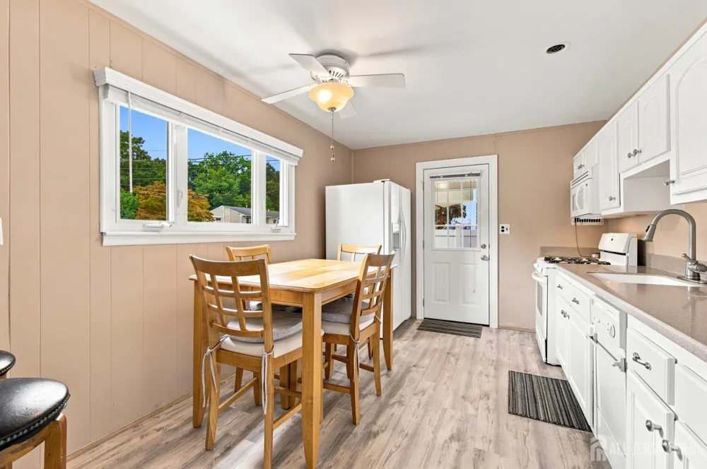 114 Kendall Drive Sayreville, NJ 08859