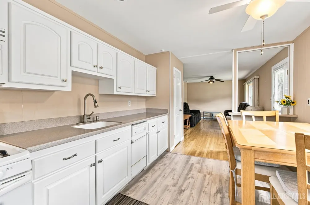 114 Kendall Drive Sayreville, NJ 08859
