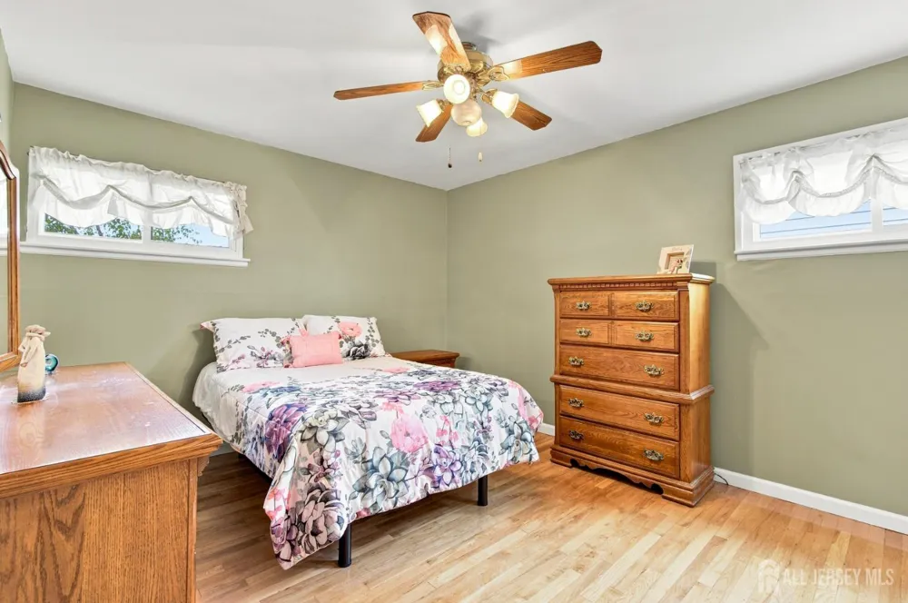 114 Kendall Drive Sayreville, NJ 08859