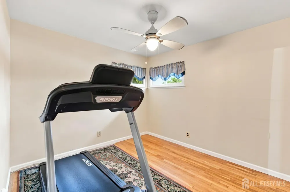 114 Kendall Drive Sayreville, NJ 08859