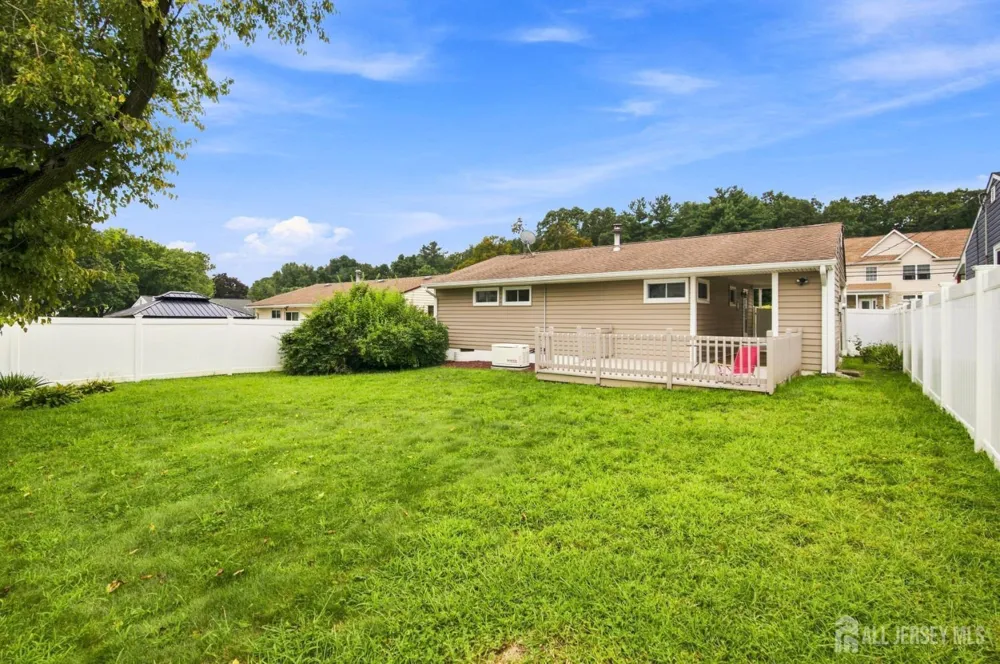114 Kendall Drive Sayreville, NJ 08859
