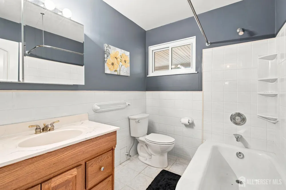 114 Kendall Drive Sayreville, NJ 08859