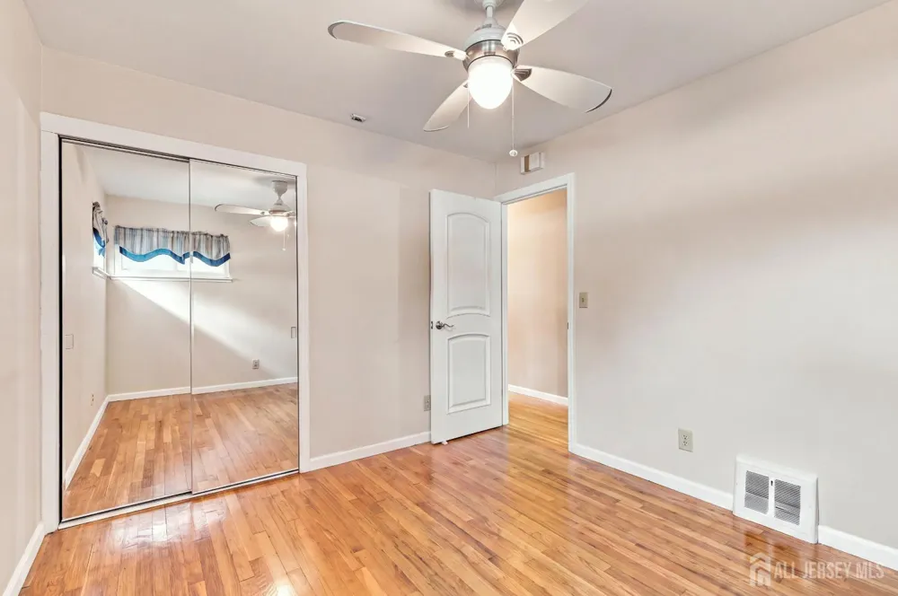 114 Kendall Drive Sayreville, NJ 08859