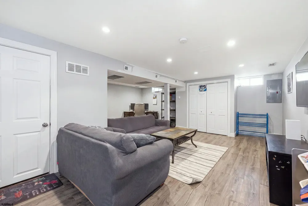 324 Discovery Ln Egg Harbor Township, NJ 08234