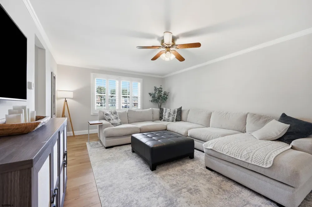 324 Discovery Ln Egg Harbor Township, NJ 08234