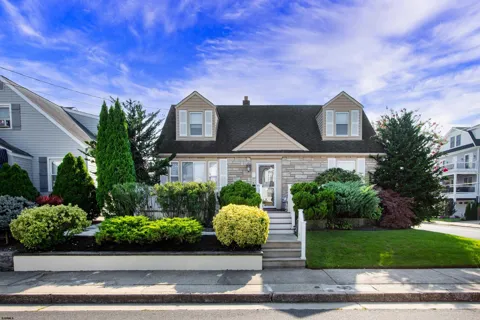 122 N Barclay Ave