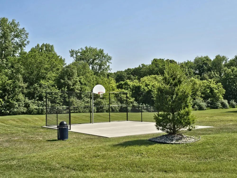 153 Beech Highland, MI 48357