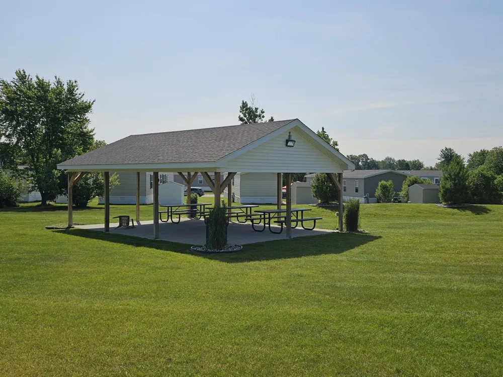 153 Beech Highland, MI 48357