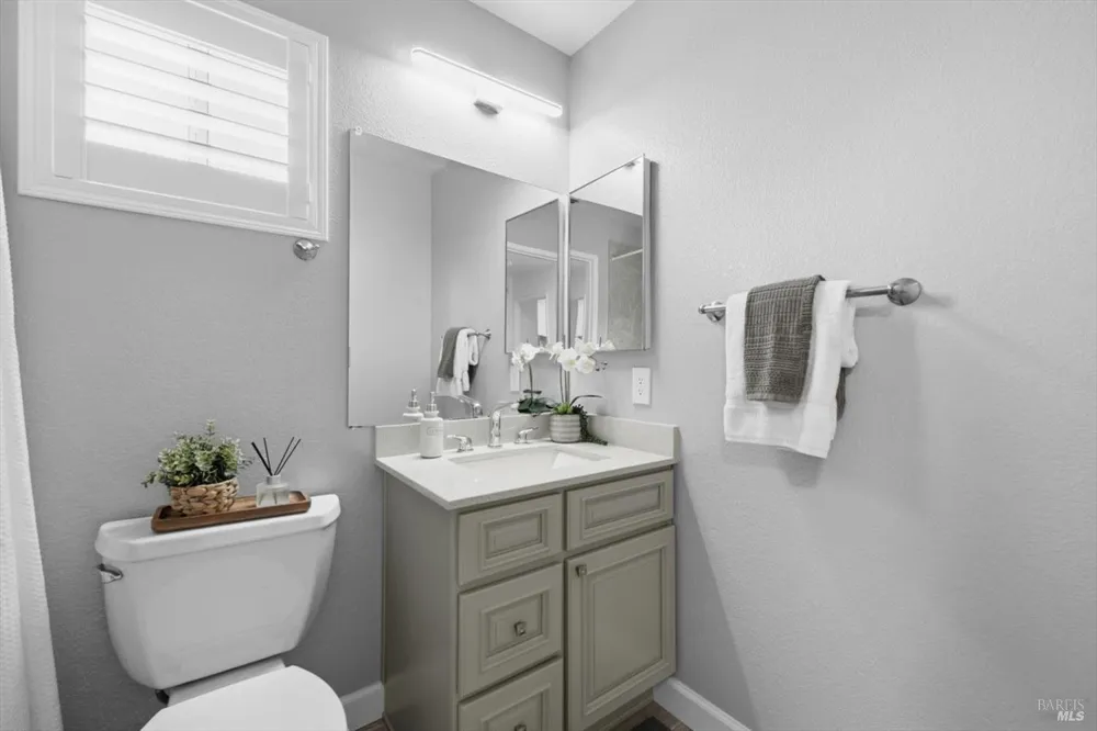 865 Turquoise Street Vacaville, CA 95687
