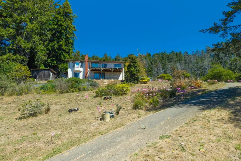 34501 S. Highway 1 Gualala, CA 95445