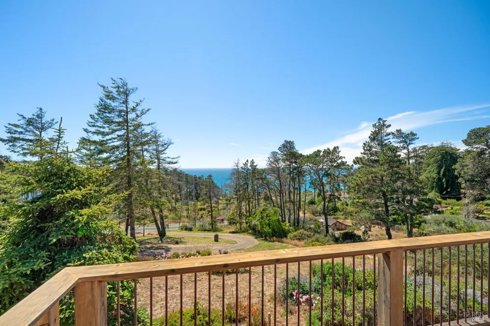 34501 S. Highway 1 Gualala, CA 95445