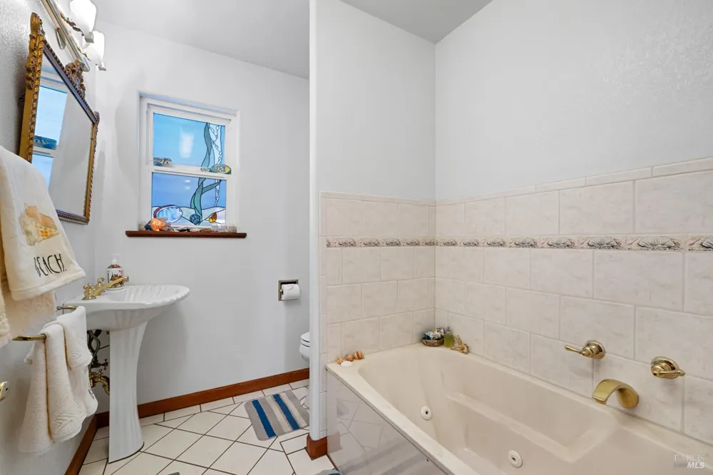 34501 S. Highway 1 Gualala, CA 95445