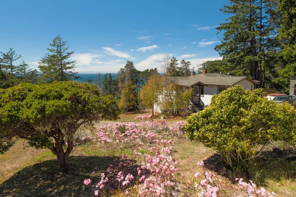 34501 S. Highway 1 Gualala, CA 95445