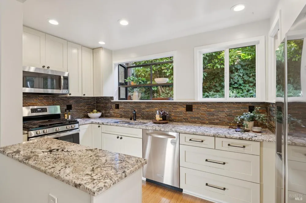25 Allyn Avenue San Anselmo, CA 94960