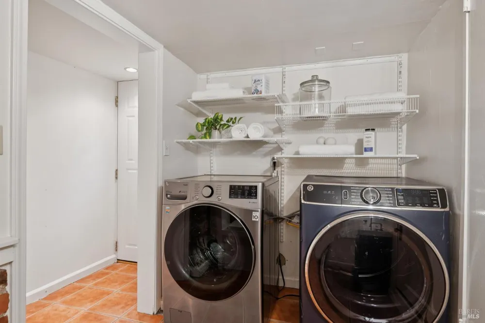 25 Allyn Avenue San Anselmo, CA 94960