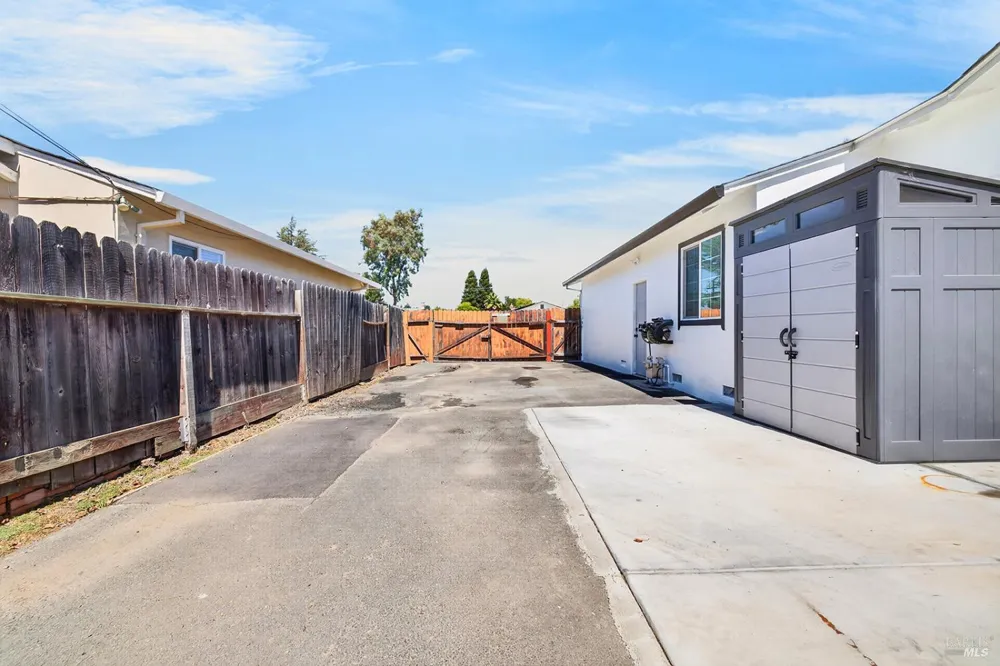 77 Adele Avenue Rohnert Park, CA 94928