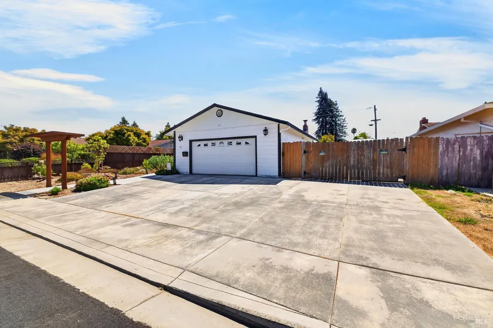 77 Adele Avenue Rohnert Park, CA 94928