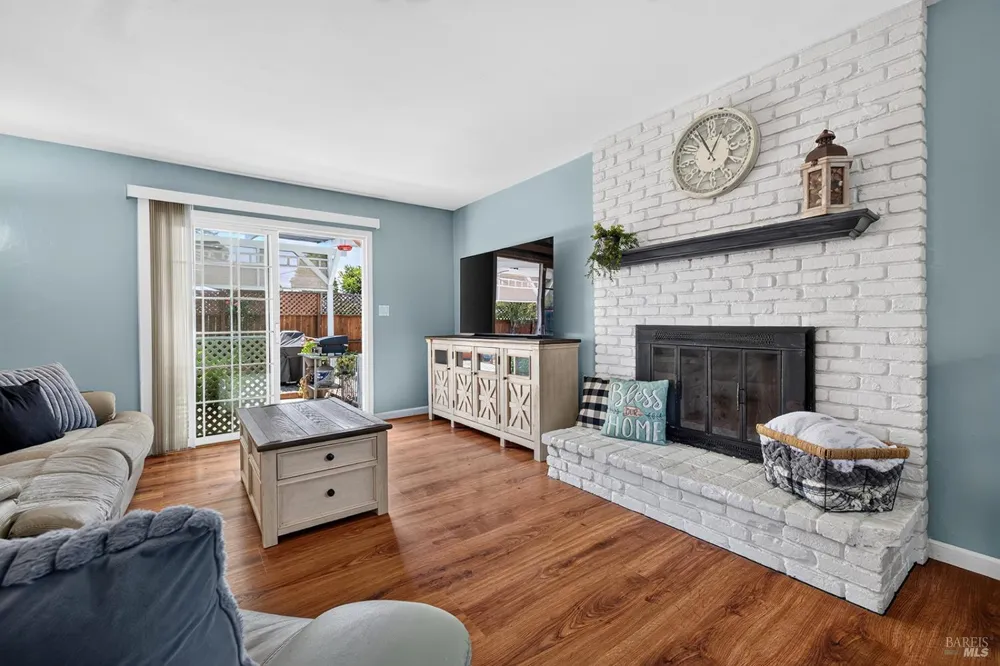 77 Adele Avenue Rohnert Park, CA 94928